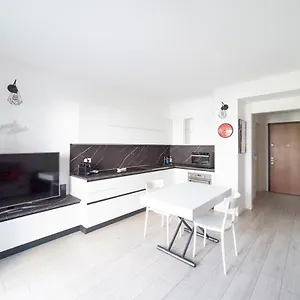 Hbhall 9 Milano